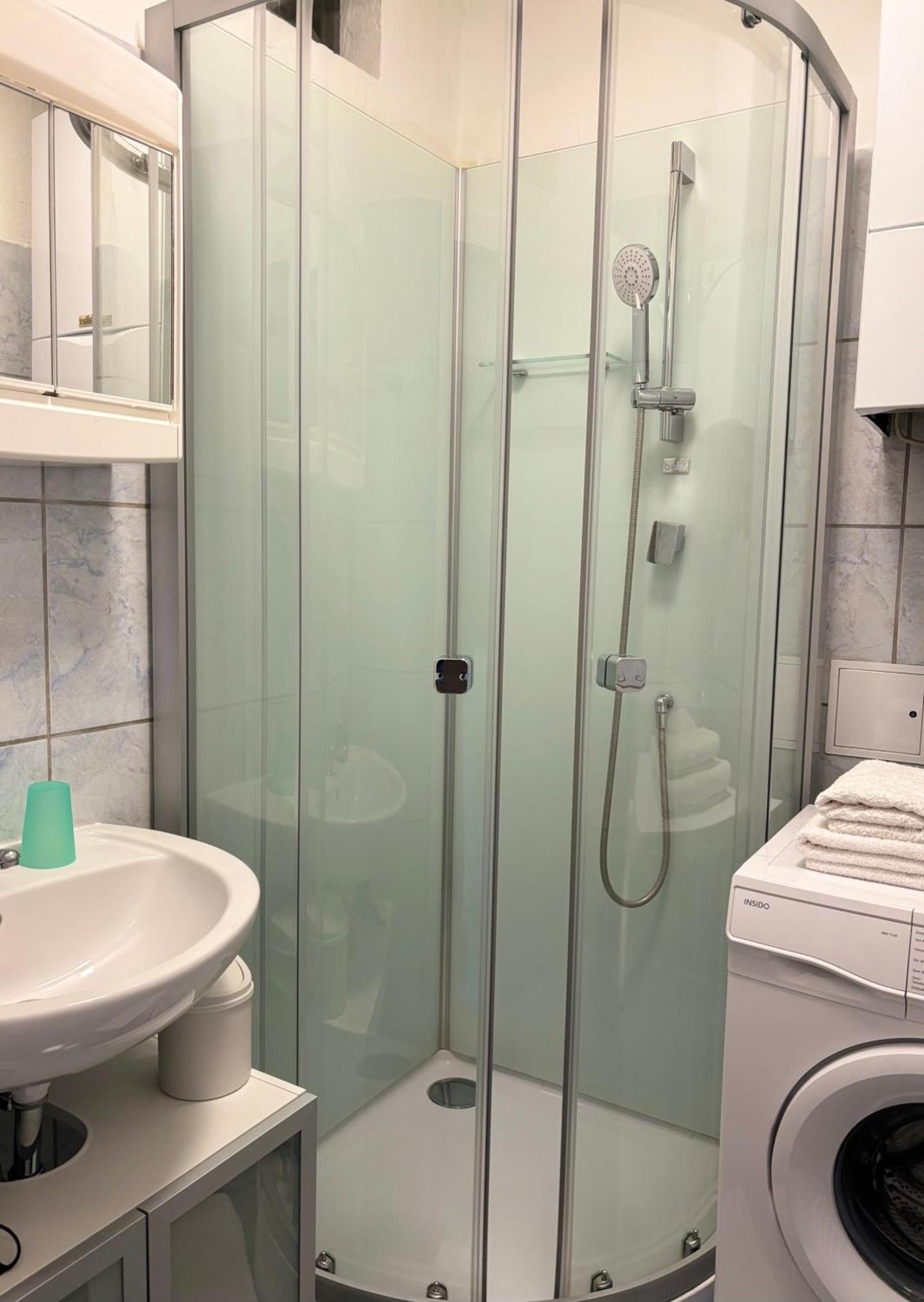Zum Breyer Bnb City Apartment Baden Eksteriør bilde