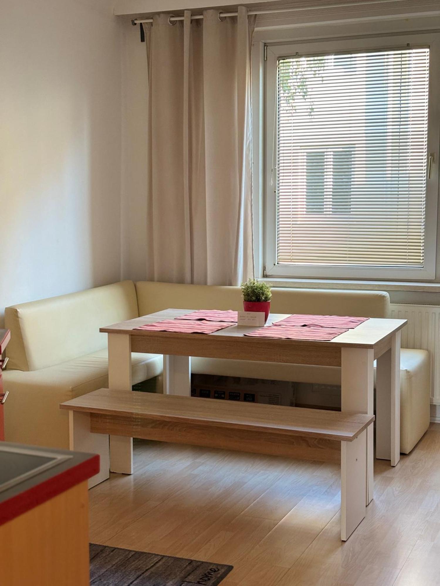 Zum Breyer Bnb City Apartment Baden Eksteriør bilde